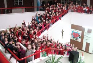 Učenici nižih razreda odali su počast Valentinovu obukavši crveno
